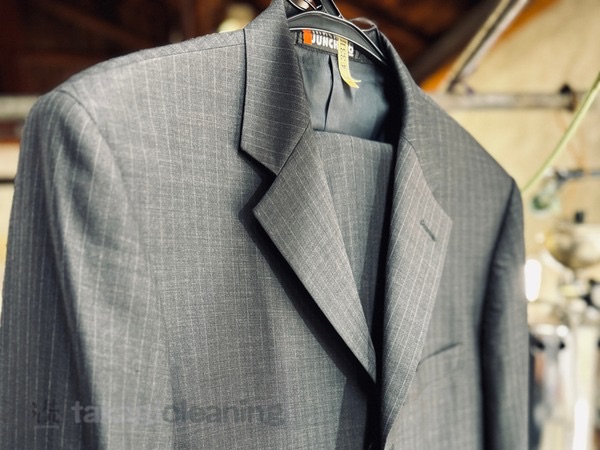 滋賀県高島市の高城クリーニング スーツ仕上りイメージ